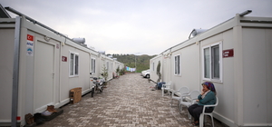 Depremlerde yıkıma uğrayan cadde ve ilçelerin isimleri konteyner kentte yaş...