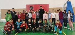 Kazımkarabekir'de floor curling ve dart müsabakaları düzenlendi