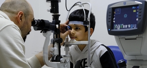 Akdağmadeni'nde öğrencilere göz sağlığı taraması yapılıyor