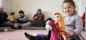 Cezaevinden gelen hediye depremzede aileyi duygulandırdı