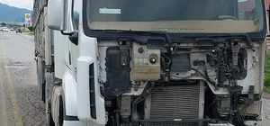 Manisa'da tırla çarpışan otomobilin sürücüsü öldü