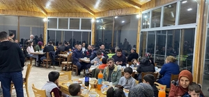 Artova Kaymakamı Atam, şehit aileleri, gaziler ve depremzedelerle iftarda b...