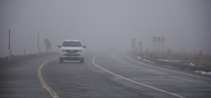 Kars'ta etkili olan kar ulaşımda aksamalara neden oldu