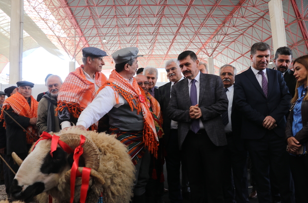 Burdur'da tarım ve hayvancılık fuarı açıldı