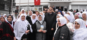 Bakan Dönmez, Eskişehir'in Sarıcakaya ilçesinde vatandaşlara hitap etti: