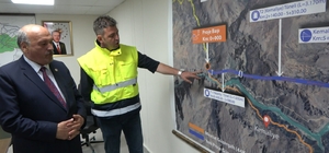 Erzincan'daki Kemaliye-Dutluca tünelleri inşaat çalışmaları devam ediyor