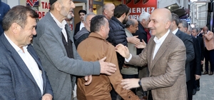 Bakan Karaismailoğlu, AK Parti Tonya İlçe Başkanlığı'nda partililerle bir a...
