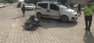 Adıyaman'da hafif ticari aracın çarptığı motosiklet sürücüsü yaralandı