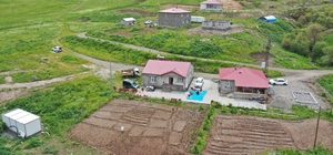 Ağrı'da 12 seçmeni bulunan köy sandığa gitti