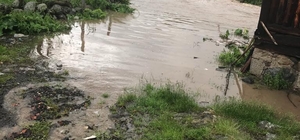 Mengen ve Dörtdivan'da sağanak taşkınlara neden oldu