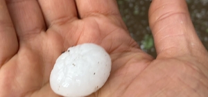 Malatya'nın Hekimhan ilçesinde dolu etkili oldu