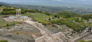 Kibyra'da ayağa kaldırılan anıtsal çeşmeden 1300 yıl sonra su akıyor