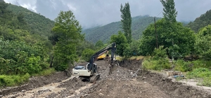Amasya'da sel sularına kapılan 2 kişi için arama çalışması başlatıldı