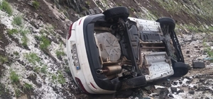Erzincan’da devrilen otomobildeki 5 kişi yaralandı