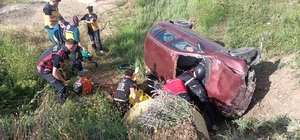 Çankırı'da şarampole devrilen otomobildeki 1 kişi öldü, 1 kişi yaralandı