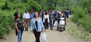 Karapürçek'te "Hayat Boyu Öğrenme Haftası" kapsamında doğa yürüyüşü yapıldı