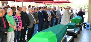 Fransa'da öldürülen anne ve 2 çocuğunun cenazeleri Trabzon'da toprağa veril...