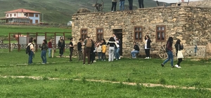 Avrupalı öğrenciler Bayburt'un tarihi ve turistik mekanlarını gezdi