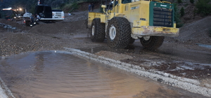 GÜNCELLEME 2 - Afyonkarahisar'da heyelanda iki araç toprak altında kaldı, 1...