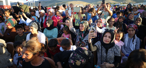 Sanatçı Yavuz Bingöl Malatya'da depremzedelere konser verdi