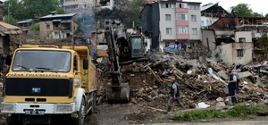 Erzurum'da yangında zarar görenlere ev ile 125 bin lira yardım yapılacak