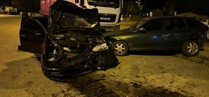 Simav'da polisin "dur" ihtarına uymayan sürücü kaza yaptı