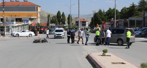 Yunak'ta kamyonetle motosikletin çarpışması sonucu 1 kişi yaralandı