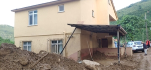 Giresun'da sel ve heyelanın yol açtığı olumsuzluklar gideriliyor