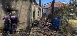 Uşak'ta bir evde çıkan yangında 89 yaşındaki kişi öldü