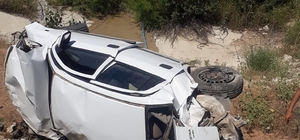 Malatya'da şarampole devrilen otomobildeki 3 kişi yaralandı