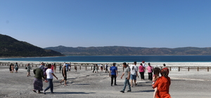 Salda Gölü'nde bayram tatili hareketliliği