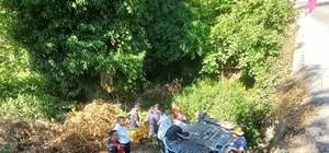 Balıkesir'de köprüden dere yatağına devrilen otomobildeki 6 kişi yaralandı