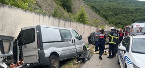 Tokat'ta trafik kazasında biri polis memuru 6 kişi yaralandı