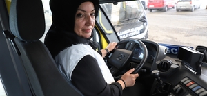 Traktörde öğrendiği sürücülüğü İstanbul trafiğinde pekiştiren kadın halk ot...