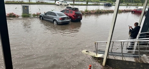 Erzurum'da sağanak su baskınlarına neden oldu