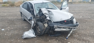 Sivas'ta otomobil ile traktörün çarpıştığı kazada 4 kişi yaralandı