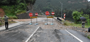 Karadeniz-Akdeniz Yolu'nda heyelanlar meydana geldi