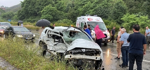 Giresun'da otomobil ile minibüsün çarpıştığı kazada 1 kişi öldü, 10 kişi ya...