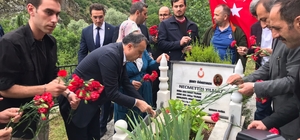 Şehit öğretmen Necmettin Yılmaz kabri başında anıldı