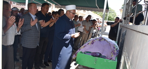 Afyonkarahisar'da trafik kazasında yaşamını yitiren 7 kişinin cenazesi defn...