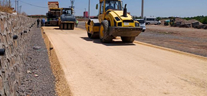 Diyarbakır'da merkez ve kırsal mahallelerde asfalt çalışması devam ediyor