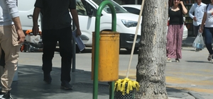 Niğde Belediyesi çöp sepetlerini yeniliyor