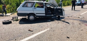Niğde'de minibüs ile otomobilin çarpıştığı kazada 2 kişi öldü, 1 kişi yaral...
