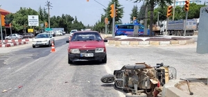 Uşak'ta otomobille çarpışan motosikletin sürücüsü yaralandı