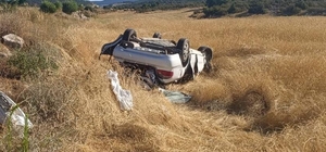 Afyonkarahisar'da tarlaya devrilen otomobildeki 1 kişi öldü, 5 kişi yaralan...
