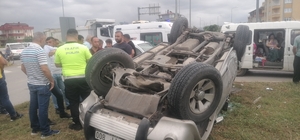 Samsun'da çarpışan kamyonetin ve minibüsün sürücüleri yaralandı