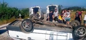 Bilecik'te devrilen otomobildeki 5 kişi yaralandı