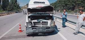 Kütahya'da iki işçi servisinin karıştığı kazada 7 kişi yaralandı