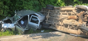 Ordu'da tarım işçilerini taşıyan minibüs ile otomobilin çarpıştığı kazada 17 kişi yaralandı