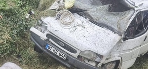 Trabzon'da kamyonetin şarampole devrilmesi sonucu 2 kişi öldü